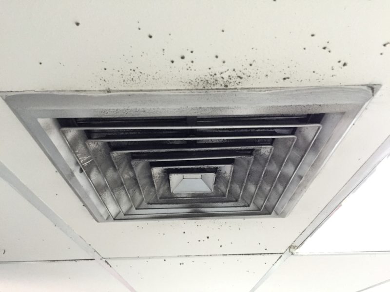 How Dirty Ducts Impact Efficiency